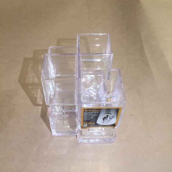 Clear Cosmetics makeup brushes holder organizer - Picture 1 of 10